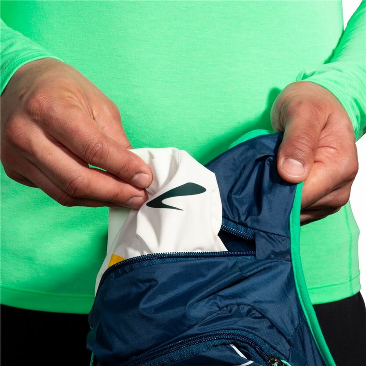 Men’s Sports Jacket Brooks High Point Waterproof White