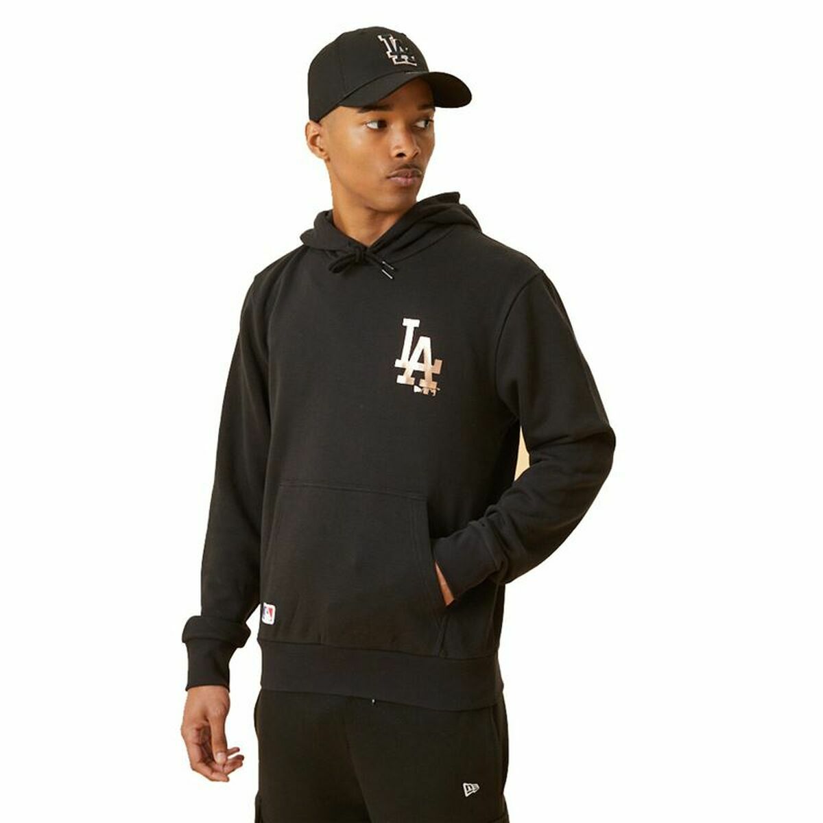 Menâs Sweatshirt without Hood LA Dodger Metallic Logo New Era Black Menâs Sweatshirt without Hood LA Dodger Metallic Logo New Era Black