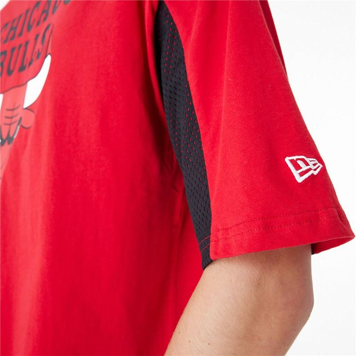 Menâs Short Sleeve T-Shirt New Era NBA MESH PANEL OS TEE CHIBU 60435481  Red (XL)