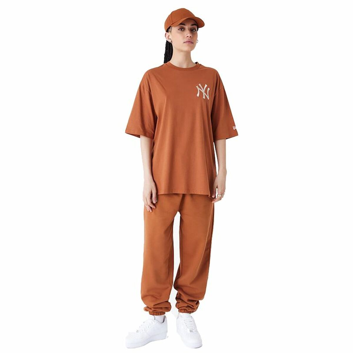 Menâs Short Sleeve T-Shirt New Era LEAGUE ESSNTLS LC OS TEE NEYYAN 60435552 Brown (XL)