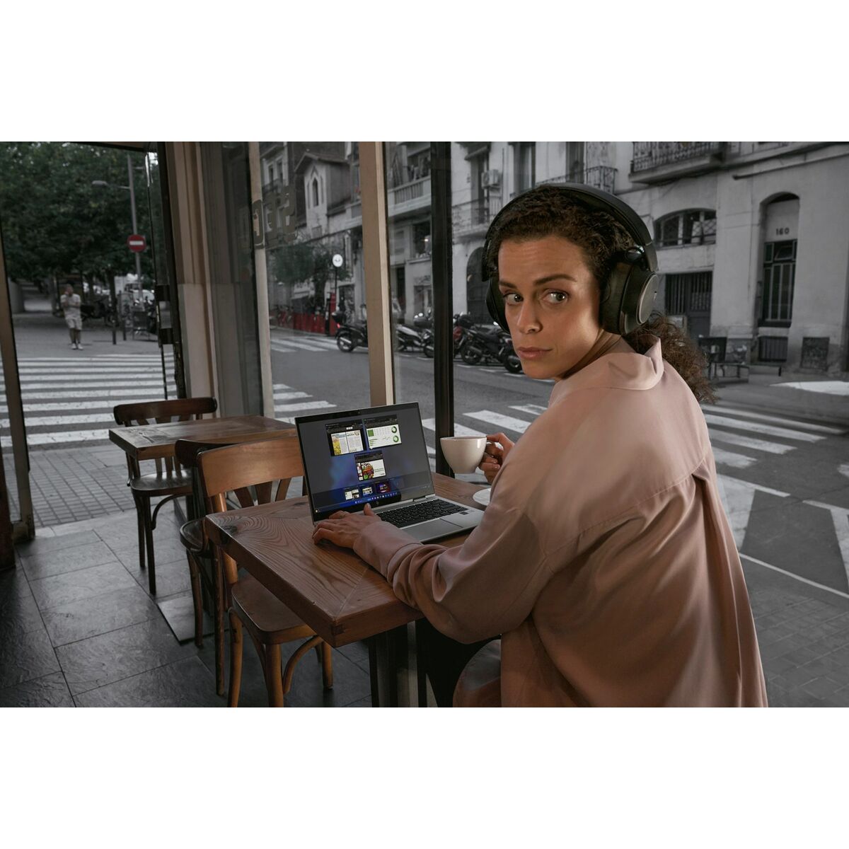 Laptop HP 9G0D2ET 13,3″ Intel Core Ultra 5 125U 16 GB RAM 512 GB SSD