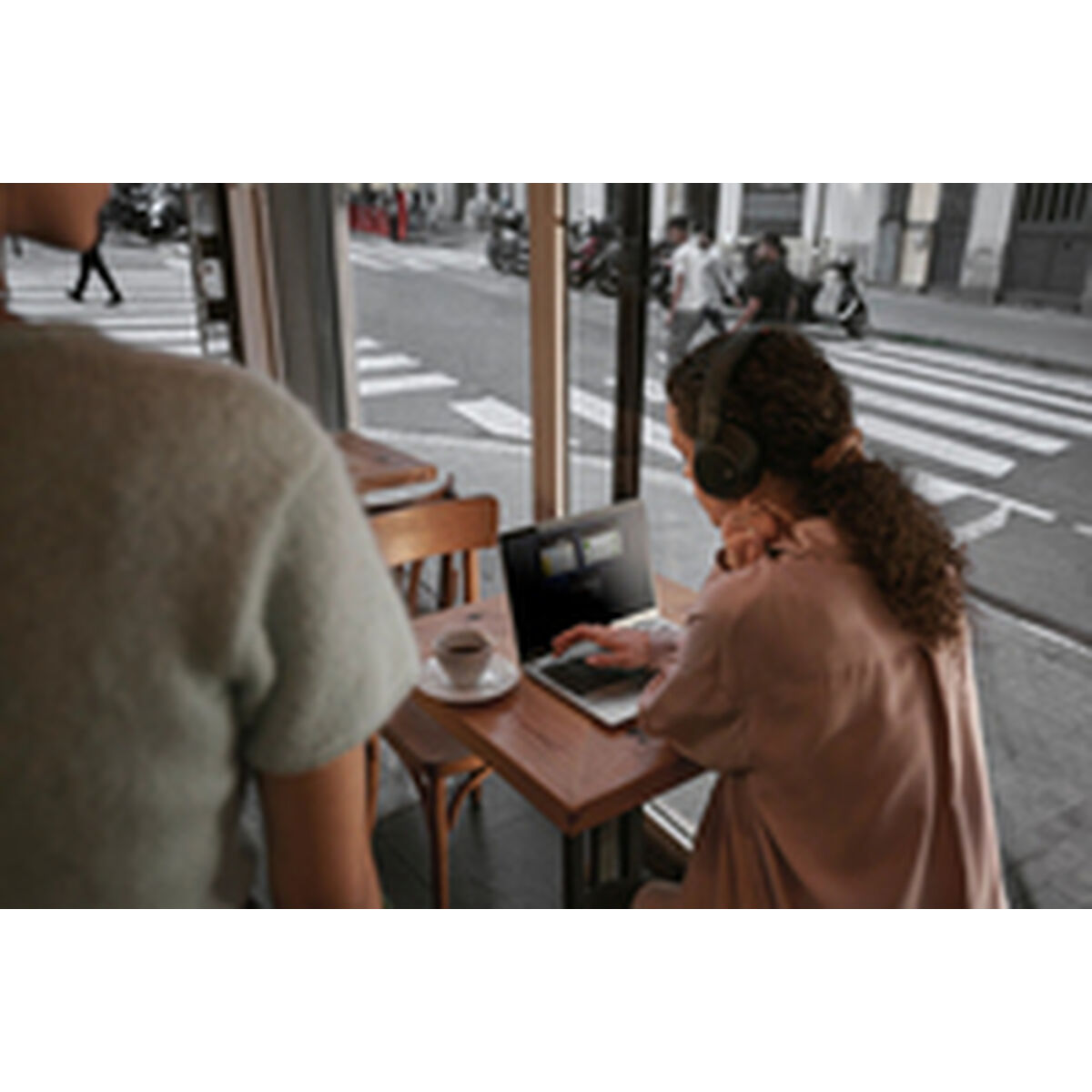 Laptop HP AD2Z8ET#ABE 13,3″ intel core ultra 5 16 GB RAM 512 GB SSD