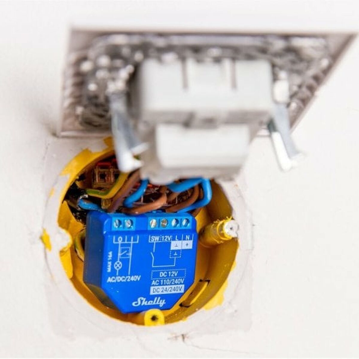 Smart Plug Shelly PLUS 1 100 – 240 V 16 A