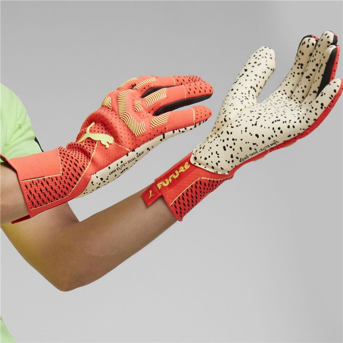 Goalkeeper Gloves Puma 041807 05 Adults Coral