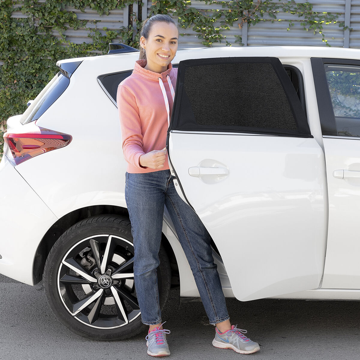 Mesh Sunshade for the Car UVlock InnovaGoods Pack of 2 units Mesh Sunshade for the Car UVlock InnovaGoods Pack of 2 units