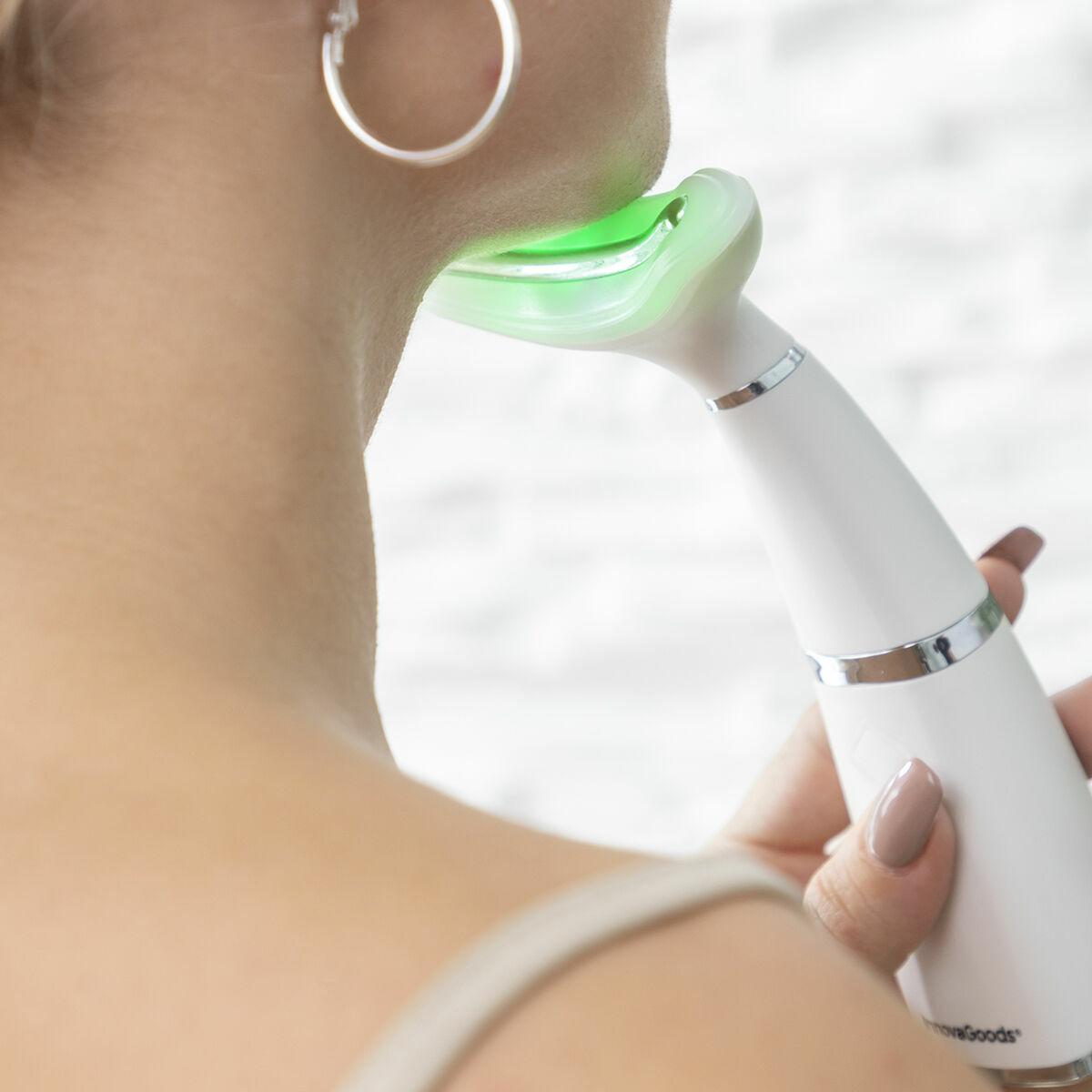 Jowl Reducer with Phototherapy, Thermotherapy and Vibration Kinred InnovaGoods (Refurbished B)