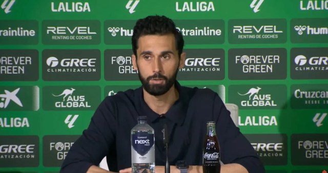 El técnico del Real Madrid, Álvaro Arbeloa, culpa al árbitro del empate del Real Betis: “Tenemos un problema grave” El técnico del Real Madrid, Álvaro Arbeloa, culpa al árbitro del empate del Real Betis: “Tenemos un problema grave”