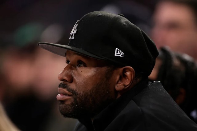 El invicto Floyd Mayweather dice que volverá al boxeo profesional 9 años después del retiro El invicto Floyd Mayweather dice que volverá al boxeo profesional 9 años después del retiro