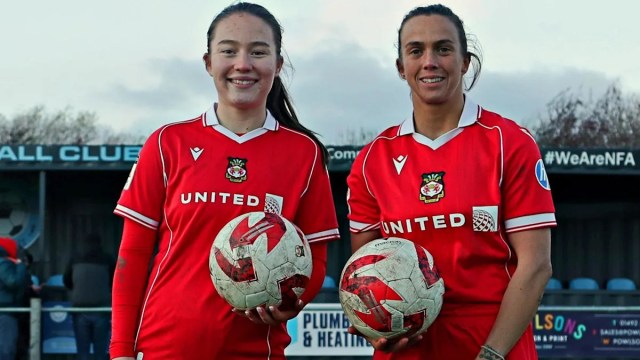 Cardiff avanza mientras Wrexham y TNS disfrutan de grandes victorias Cardiff avanza mientras Wrexham y TNS disfrutan de grandes victorias