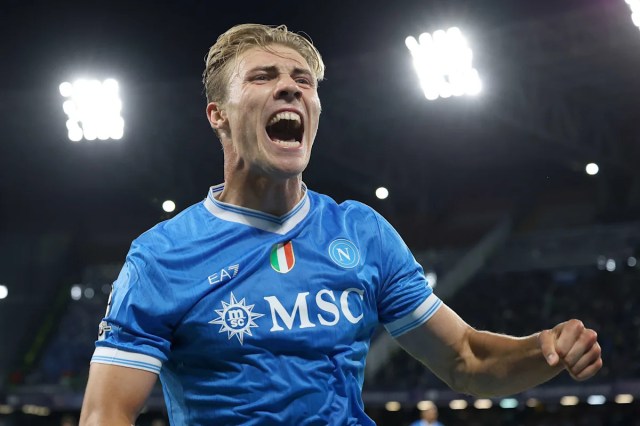 El cedido del Manchester United, Rasmus Hojlund, elogia al técnico del Napoli, Antonio Conte El cedido del Manchester United, Rasmus Hojlund, elogia al técnico del Napoli, Antonio Conte