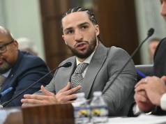 El nieto de Muhammad Ali y Oscar De La Hoya condenan las controvertidas reformas de la Ley Ali en una audiencia en el Senado de Estados Unidos El nieto de Muhammad Ali y Oscar De La Hoya condenan las controvertidas reformas de la Ley Ali en una audiencia en el Senado de Estados Unidos