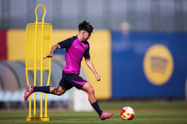 El joven atacante del Barcelona podría tener que pasar por el quirófano tras una nueva lesión El joven atacante del Barcelona podría tener que pasar por el quirófano tras una nueva lesión