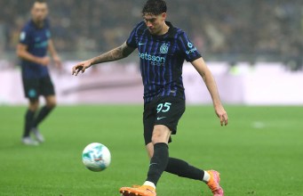 Alivio para el Inter de Milán mientras el Barcelona retrocede ante el precio de la estrella italiana e identifica a los defensores de Dortmund y Aston Villa como alternativa Alivio para el Inter de Milán mientras el Barcelona retrocede ante el precio de la estrella italiana e identifica a los defensores de Dortmund y Aston Villa como alternativa