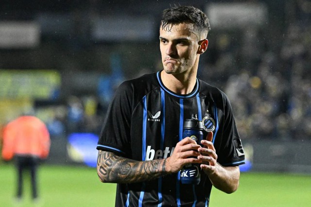 Informe: el Manchester United está en la carrera por fichar al centrocampista de 20 años Informe: el Manchester United está en la carrera por fichar al centrocampista de 20 años