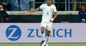 Periodista: El Liverpool no se plantea fichar al defensa Periodista: El Liverpool no se plantea fichar al defensa