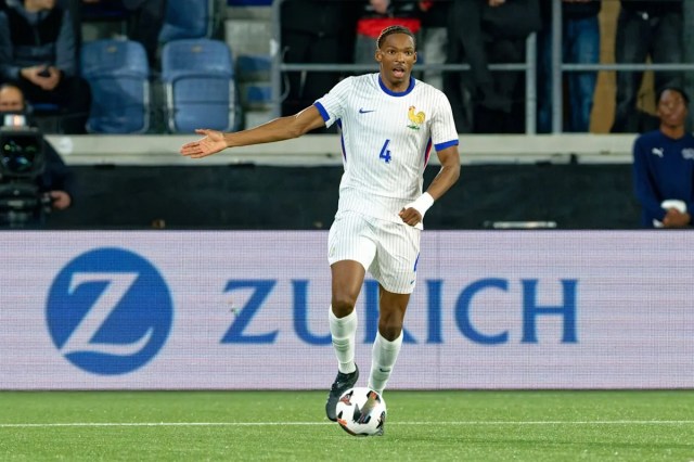 Periodista: El Liverpool no se plantea fichar al defensa Periodista: El Liverpool no se plantea fichar al defensa