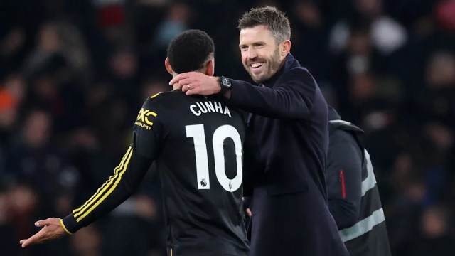 El Manchester United debería quedarse con Michael Carrick. ¿Qué es lo peor que podría pasar? El Manchester United debería quedarse con Michael Carrick. ¿Qué es lo peor que podría pasar?