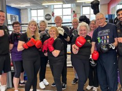 Los pacientes con Parkinson elogian los beneficios del boxeo Los pacientes con Parkinson elogian los beneficios del boxeo