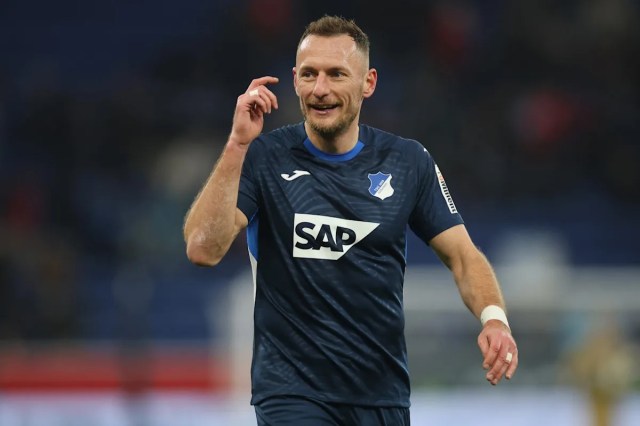 Vladimir Coufal (33), ex habitual del West Ham, firmará una extensión de contrato con el Hoffenheim: “Estamos muy contentos de tenerlo aquí”. Vladimir Coufal (33), ex habitual del West Ham, firmará una extensión de contrato con el Hoffenheim: “Estamos muy contentos de tenerlo aquí”.