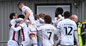 McKirdy despide a Crawley para ganarle a sus rivales Newport McKirdy despide a Crawley para ganarle a sus rivales Newport