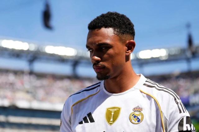 Trent Alexander-Arnold TRAICIONADO por el Real Madrid tras la última jugada de Xabi Alonso Trent Alexander-Arnold TRAICIONADO por el Real Madrid tras la última jugada de Xabi Alonso