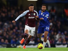 Aston Villa sorprende al Chelsea 2-1 y fortalece la lucha por el título de la Premier League Aston Villa sorprende al Chelsea 2-1 y fortalece la lucha por el título de la Premier League