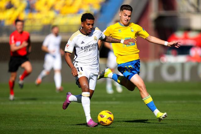 El Barcelona sigue de cerca la situación del exdefensor de La Masia a medida que surge una oportunidad financiera El Barcelona sigue de cerca la situación del exdefensor de La Masia a medida que surge una oportunidad financiera