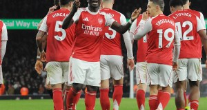 El Arsenal sobrevive al último susto y el gol en propia meta de los Wolves sella la victoria crucial de los Emiratos El Arsenal sobrevive al último susto y el gol en propia meta de los Wolves sella la victoria crucial de los Emiratos