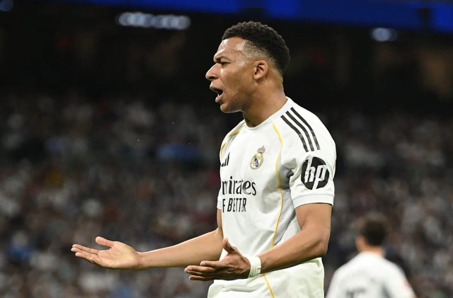 Preocupa el creciente distanciamiento de la megaestrella del Real Madrid con la plantilla Preocupa el creciente distanciamiento de la megaestrella del Real Madrid con la plantilla