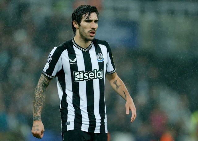 Tonali feliz en Newcastle mientras Howe habla sobre los enlaces del Arsenal Tonali feliz en Newcastle mientras Howe habla sobre los enlaces del Arsenal