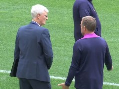 Las quejas del Barcelona sobre el césped del Atlético de Madrid no han pasado de Hansi Flick Las quejas del Barcelona sobre el césped del Atlético de Madrid no han pasado de Hansi Flick