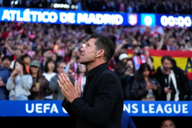 “Tiene que ser penalti” – Diego Simeone reacciona a la polémica del VAR durante el empate Atlético de Madrid-Arsenal “Tiene que ser penalti” – Diego Simeone reacciona a la polémica del VAR durante el empate Atlético de Madrid-Arsenal