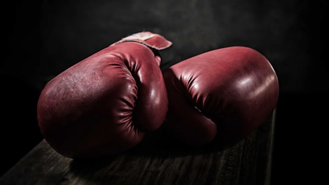 La boxeadora adolescente Isis Sio en coma inducido médicamente después de una brutal derrota por nocaut La boxeadora adolescente Isis Sio en coma inducido médicamente después de una brutal derrota por nocaut