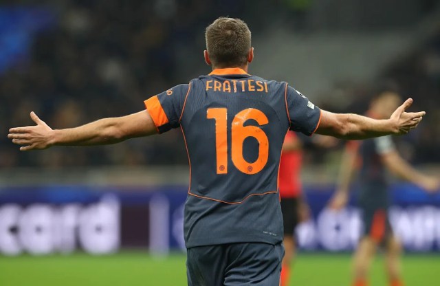 Informe: El centrocampista italiano aún podría dejar el Inter de Milán hacia el final de la ventana de transferencia de enero Informe: El centrocampista italiano aún podría dejar el Inter de Milán hacia el final de la ventana de transferencia de enero