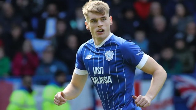 Lawlor sorprende durante su gran temporada en Cardiff Lawlor sorprende durante su gran temporada en Cardiff