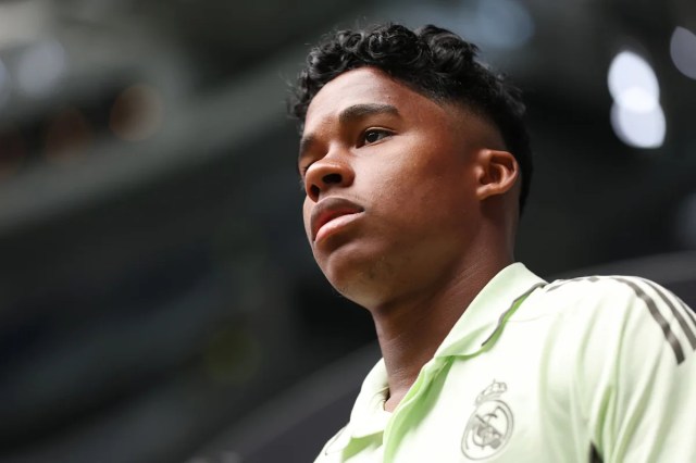 Endrick Felipe reflexiona sobre los problemas del Real Madrid: “Es difícil que cualquiera juegue allí” Endrick Felipe reflexiona sobre los problemas del Real Madrid: “Es difícil que cualquiera juegue allí”