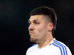 El Leeds United planea aceptar ofertas por un jugador de 26 años: ¿obstaculizará su flexibilidad táctica? El Leeds United planea aceptar ofertas por un jugador de 26 años: ¿obstaculizará su flexibilidad táctica?