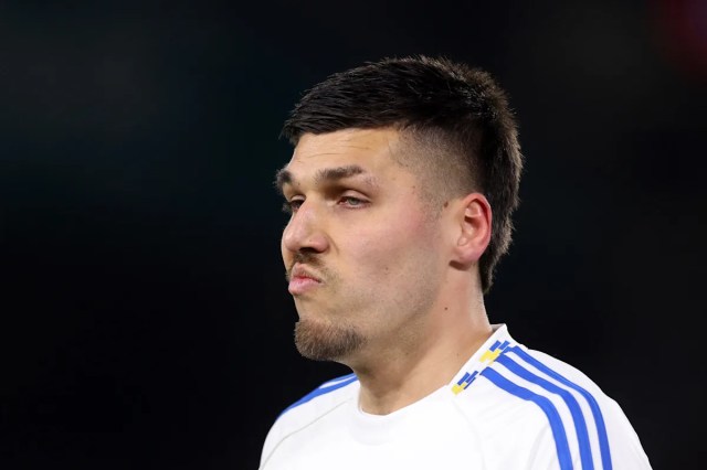 El Leeds United planea aceptar ofertas por un jugador de 26 años: ¿obstaculizará su flexibilidad táctica? El Leeds United planea aceptar ofertas por un jugador de 26 años: ¿obstaculizará su flexibilidad táctica?