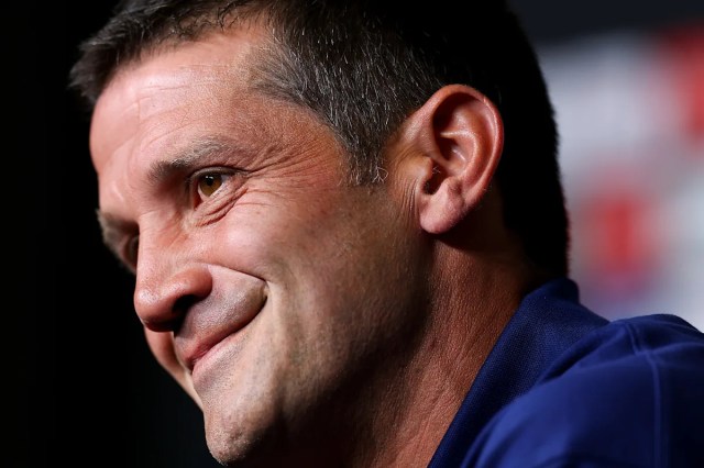 Cristian Chivu saluda a la estrella ‘decisiva’ después de un papel importante en la victoria del Inter de Milán ante el Atalanta Cristian Chivu saluda a la estrella ‘decisiva’ después de un papel importante en la victoria del Inter de Milán ante el Atalanta