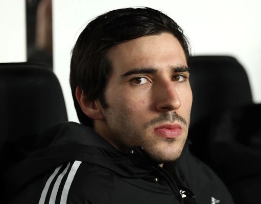 El Newcastle United ofreció un intercambio por su centrocampista: ¿deberían aceptarlo las urracas? El Newcastle United ofreció un intercambio por su centrocampista: ¿deberían aceptarlo las urracas?