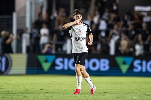 Informe: el Arsenal está en la carrera por fichar al joven brasileño de 20 años Informe: el Arsenal está en la carrera por fichar al joven brasileño de 20 años