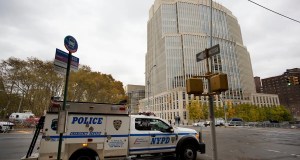 Un presunto complot para sobornar a un jurado con 100.000 dólares trastorna el juicio por drogas del ex boxeador de peso pesado en Nueva York Un presunto complot para sobornar a un jurado con 100.000 dólares trastorna el juicio por drogas del ex boxeador de peso pesado en Nueva York