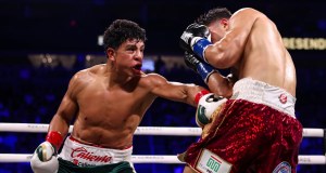 Jaime Munguía reinicia su carrera con brutal dominio sobre José Reséndiz para hacerse con el título de la AMB Jaime Munguía reinicia su carrera con brutal dominio sobre José Reséndiz para hacerse con el título de la AMB