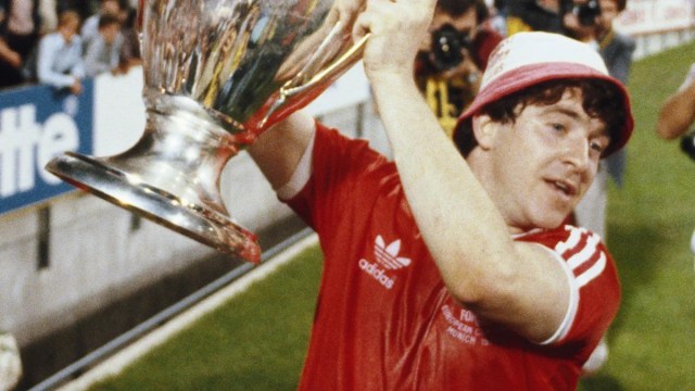 Forest cambiará el nombre del stand en honor a Robertson Forest cambiará el nombre del stand en honor a Robertson