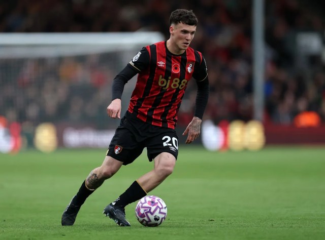 El Real Madrid identifica a la estrella de la Premier League como una opción defensiva versátil para el verano El Real Madrid identifica a la estrella de la Premier League como una opción defensiva versátil para el verano