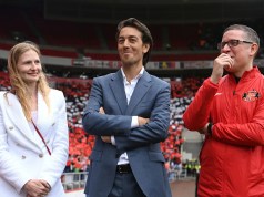 Sunderland advirtió sobre la controversia de Nigel Farrage: ¿Su notable temporada merece algo mejor que este teatro político? Sunderland advirtió sobre la controversia de Nigel Farrage: ¿Su notable temporada merece algo mejor que este teatro político?