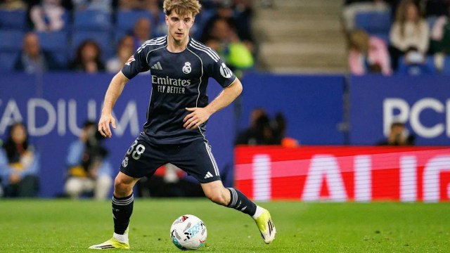 El centrocampista del Real Madrid Castilla se prepara para la salida de verano y el Como está interesado en fichar El centrocampista del Real Madrid Castilla se prepara para la salida de verano y el Como está interesado en fichar