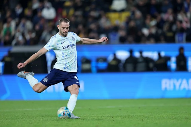 Barcelona explora opciones de defensa central en Italia y Alemania; cuatro nombres en la agenda Barcelona explora opciones de defensa central en Italia y Alemania; cuatro nombres en la agenda