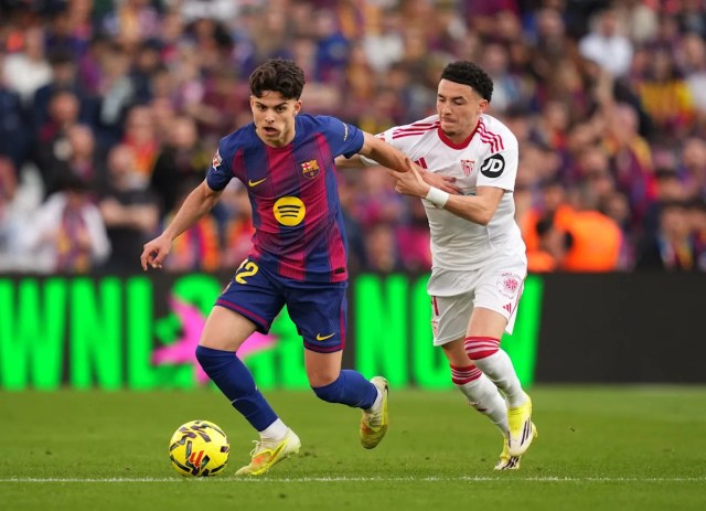 Flick considera prioritario desarrollar dos talentos de La Masia la próxima temporada Flick considera prioritario desarrollar dos talentos de La Masia la próxima temporada