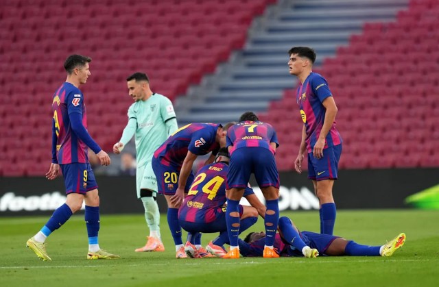 El Barcelona respira tranquilo porque la lesión del defensa no es grave; Estará disponible para el choque contra el Chelsea. El Barcelona respira tranquilo porque la lesión del defensa no es grave; Estará disponible para el choque contra el Chelsea.